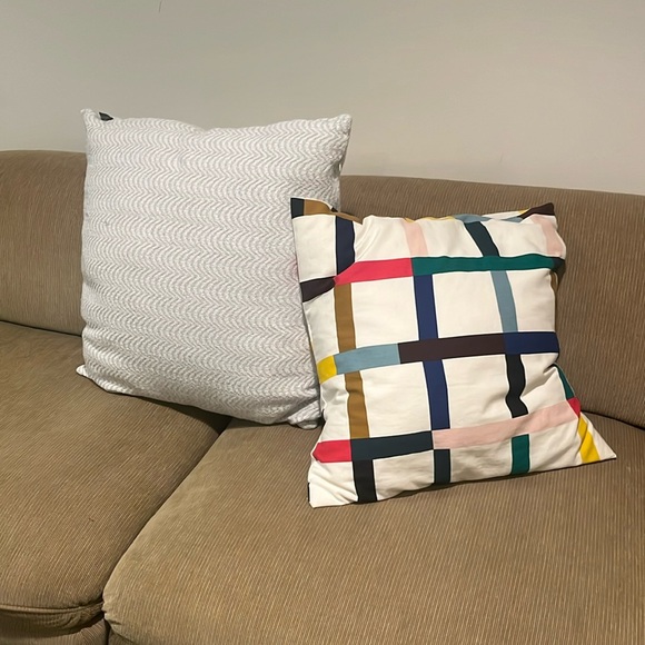 Gorgeous down pillow.
Perfect condition. - Picture 1 of 4